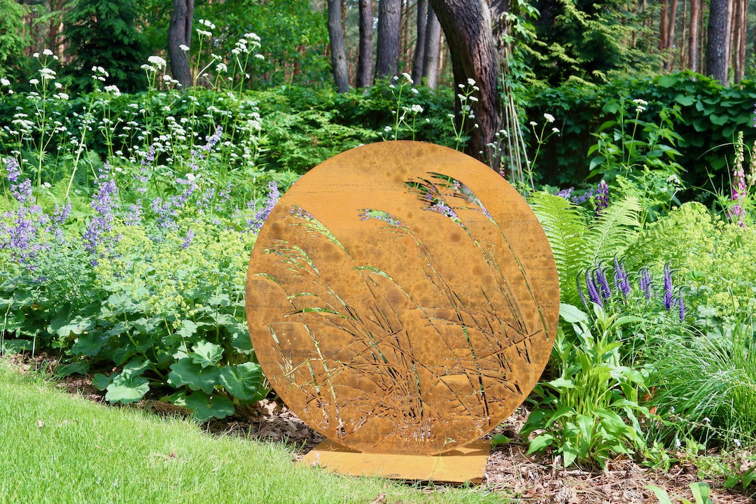 Rzeźba ogrodowa corten trawy